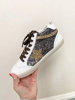 Mi.iM White Sneakers with Black Glitter and Gold Star